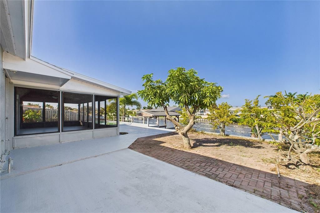 待售: $649,000 (4 贝兹, 2 浴室, 1629 平方英尺)