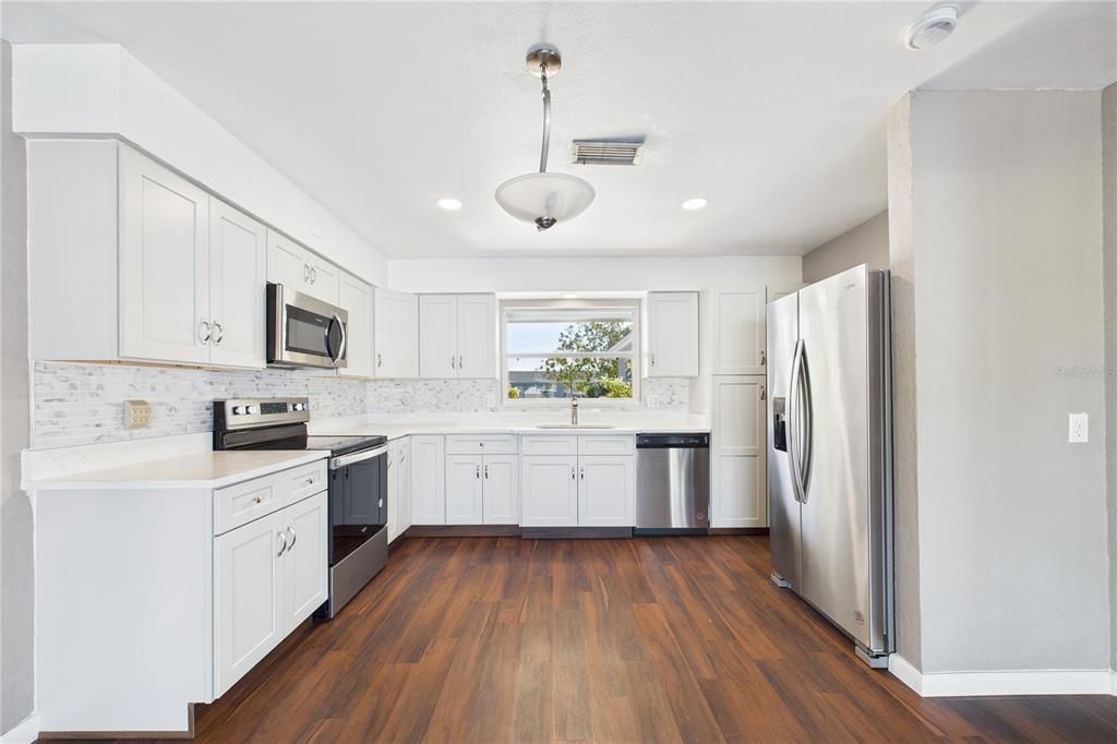 待售: $649,000 (4 贝兹, 2 浴室, 1629 平方英尺)