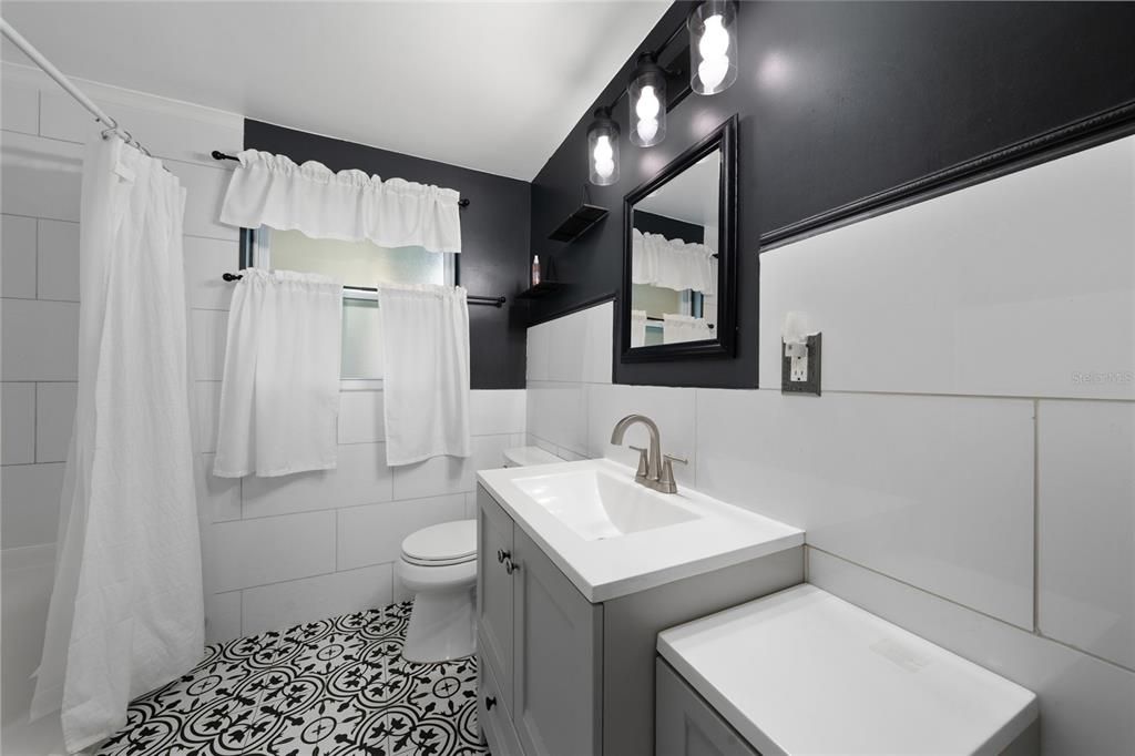 For Sale: $235,000 (3 beds, 1 baths, 1073 Square Feet)