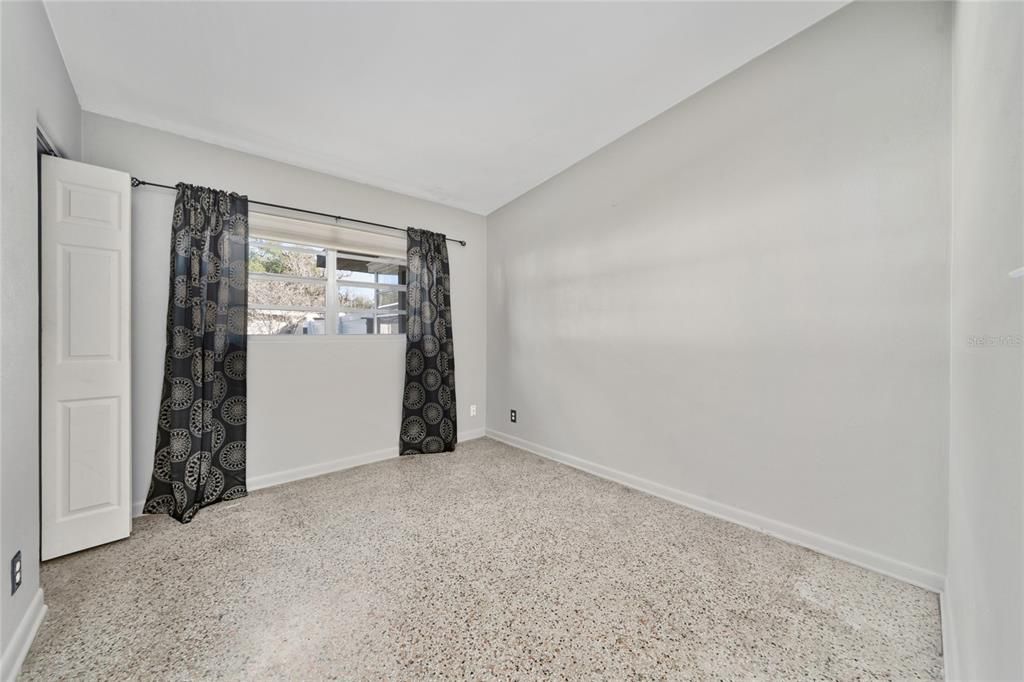 For Sale: $235,000 (3 beds, 1 baths, 1073 Square Feet)