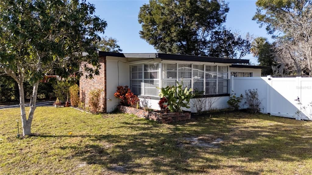 For Sale: $235,000 (3 beds, 1 baths, 1073 Square Feet)