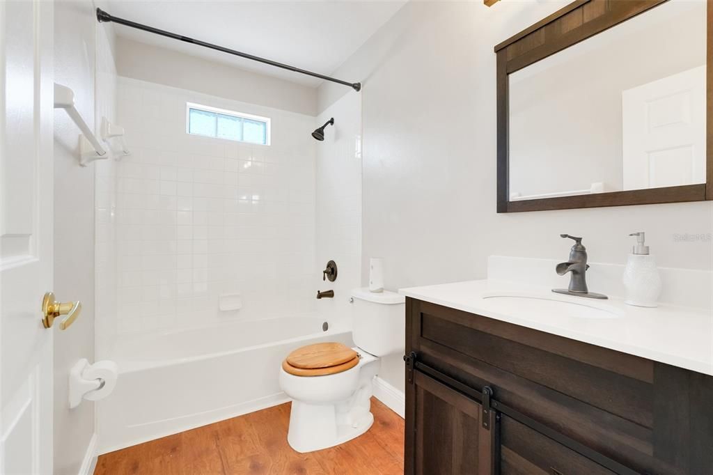 待售: $375,000 (3 贝兹, 2 浴室, 2028 平方英尺)