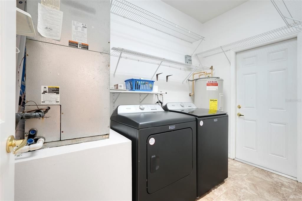 待售: $375,000 (3 贝兹, 2 浴室, 2028 平方英尺)