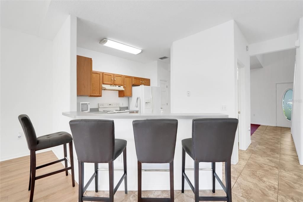 待售: $375,000 (3 贝兹, 2 浴室, 2028 平方英尺)