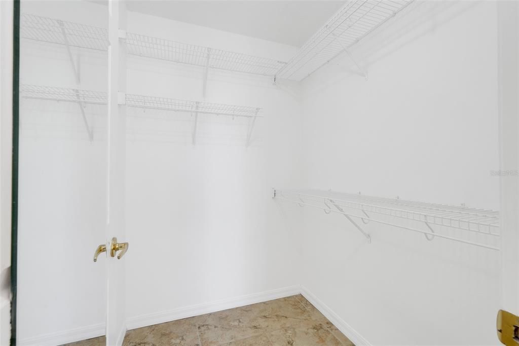 待售: $375,000 (3 贝兹, 2 浴室, 2028 平方英尺)