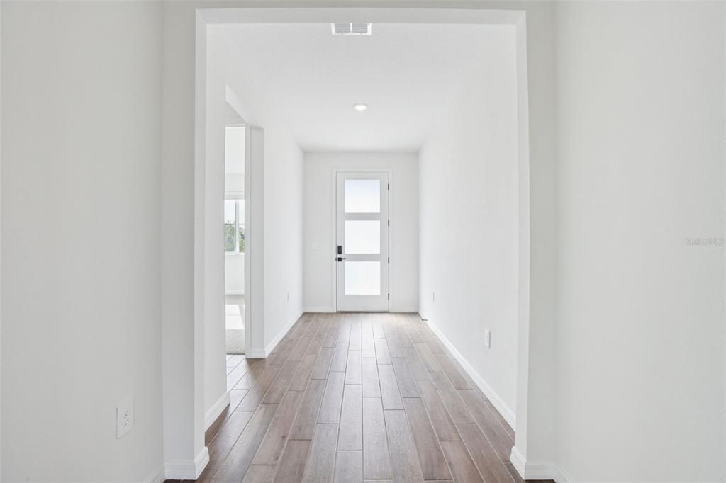 Activo con contrato: $638,280 (5 camas, 4 baños, 3807 Pies cuadrados)