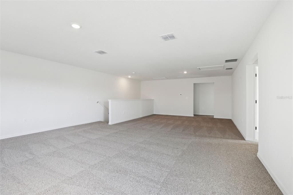 Activo con contrato: $638,280 (5 camas, 4 baños, 3807 Pies cuadrados)