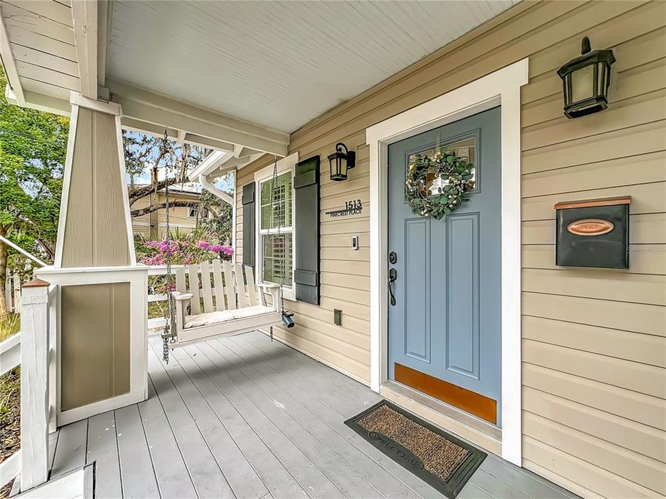 For Sale: $685,000 (4 beds, 2 baths, 1958 Square Feet)