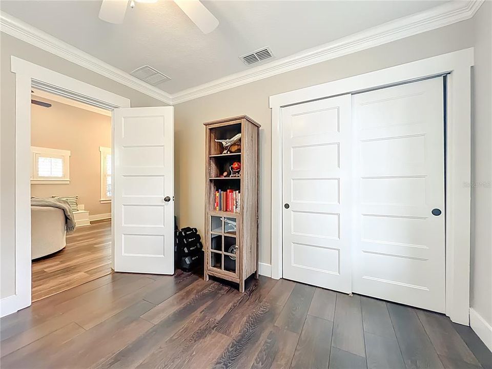 For Sale: $685,000 (4 beds, 2 baths, 1958 Square Feet)