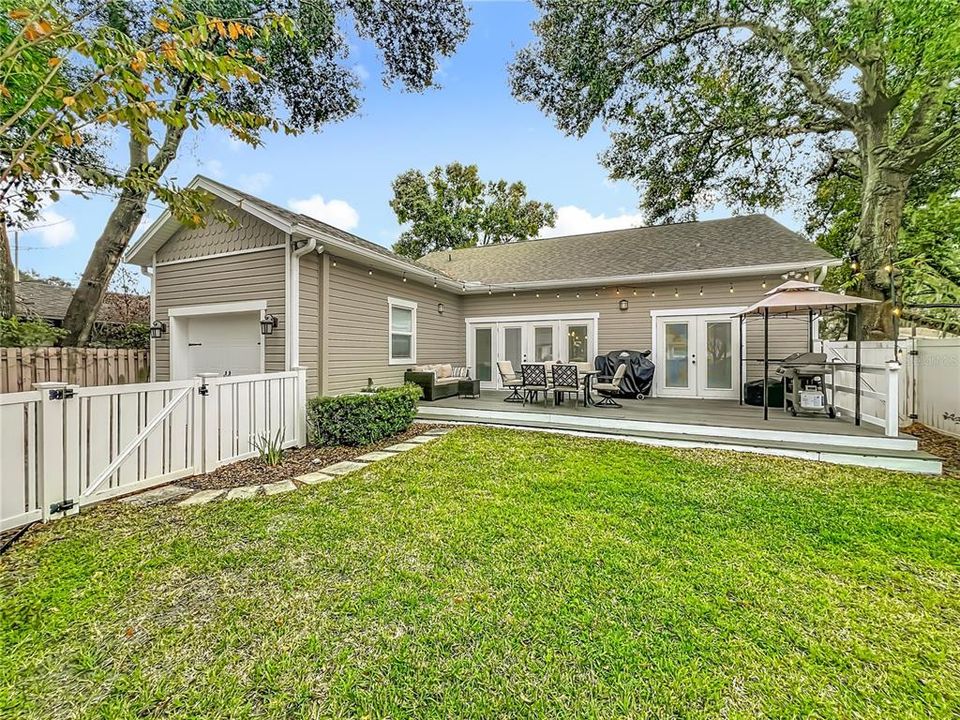 For Sale: $685,000 (4 beds, 2 baths, 1958 Square Feet)