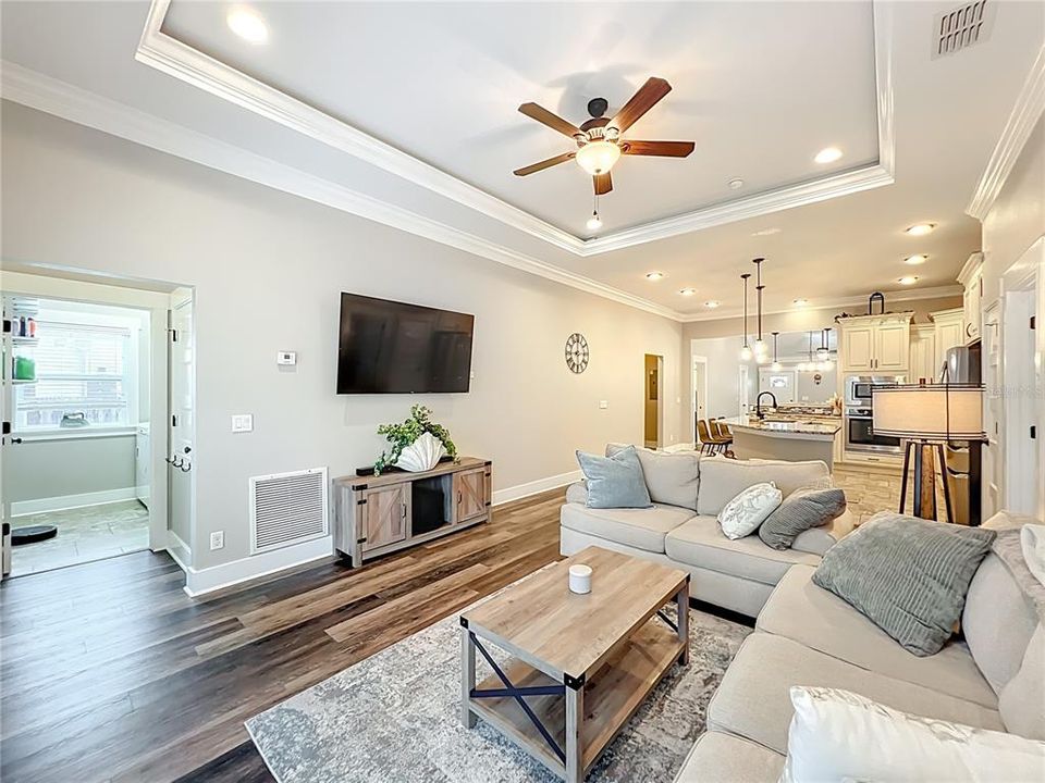 For Sale: $685,000 (4 beds, 2 baths, 1958 Square Feet)