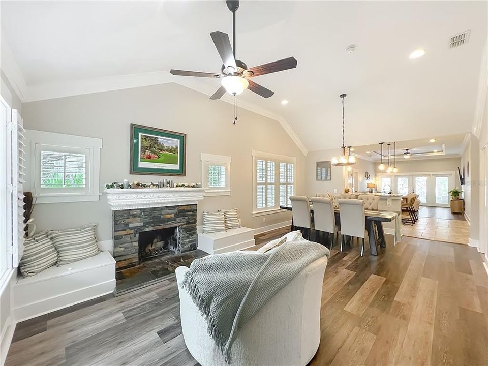 For Sale: $685,000 (4 beds, 2 baths, 1958 Square Feet)