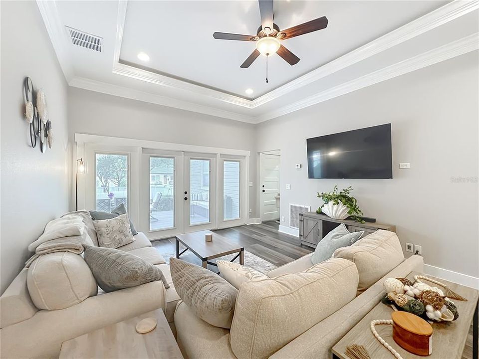 For Sale: $685,000 (4 beds, 2 baths, 1958 Square Feet)