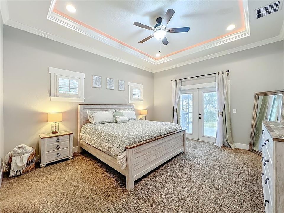 For Sale: $685,000 (4 beds, 2 baths, 1958 Square Feet)