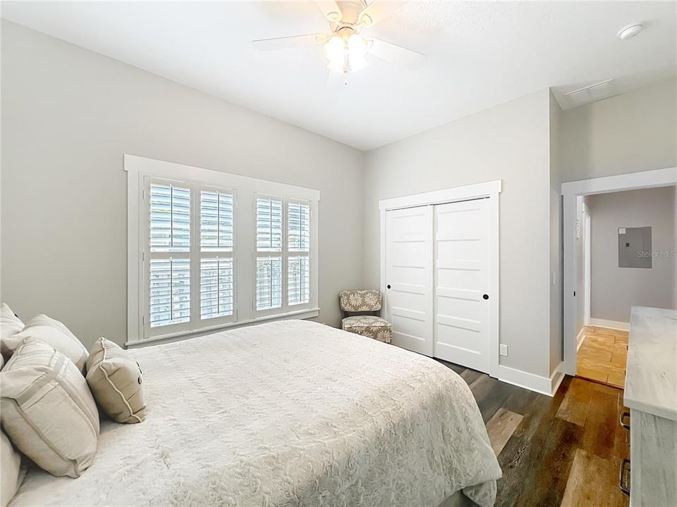 For Sale: $685,000 (4 beds, 2 baths, 1958 Square Feet)