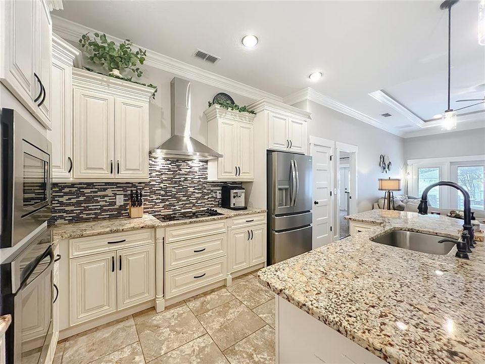 For Sale: $685,000 (4 beds, 2 baths, 1958 Square Feet)