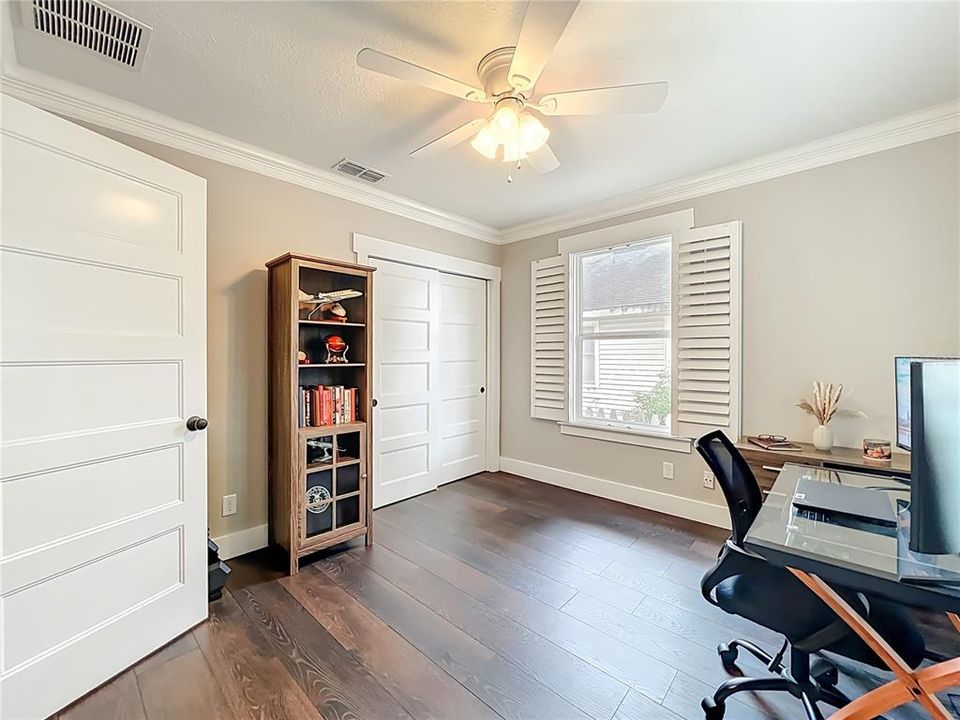 For Sale: $685,000 (4 beds, 2 baths, 1958 Square Feet)