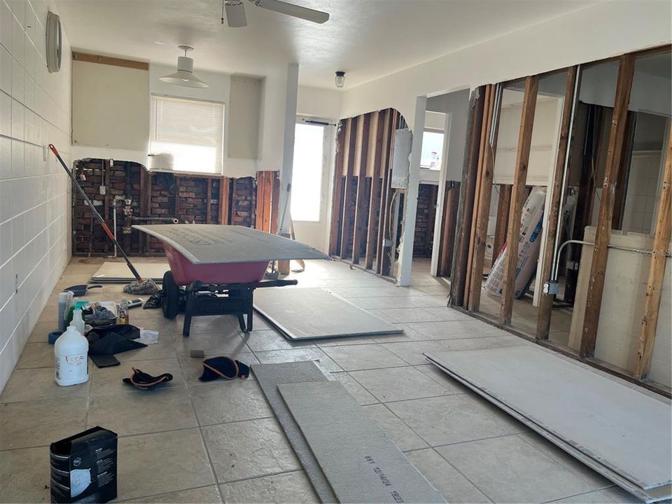 На продажу: $259,000 (1 спален, 1 ванн, 630 Квадратных фут)