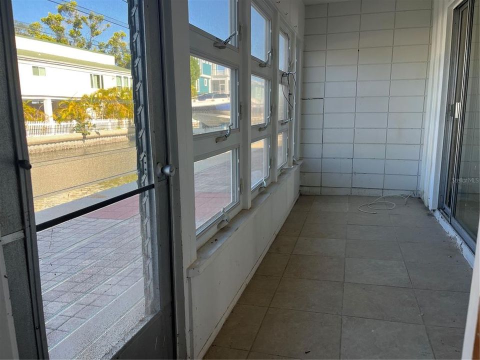 На продажу: $259,000 (1 спален, 1 ванн, 630 Квадратных фут)