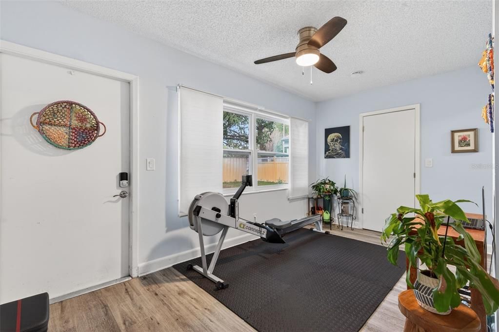 For Sale: $144,700 (2 beds, 2 baths, 1176 Square Feet)