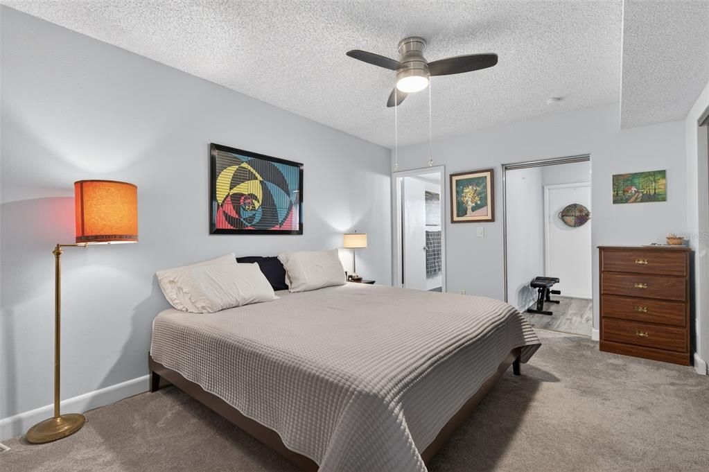 For Sale: $144,700 (2 beds, 2 baths, 1176 Square Feet)