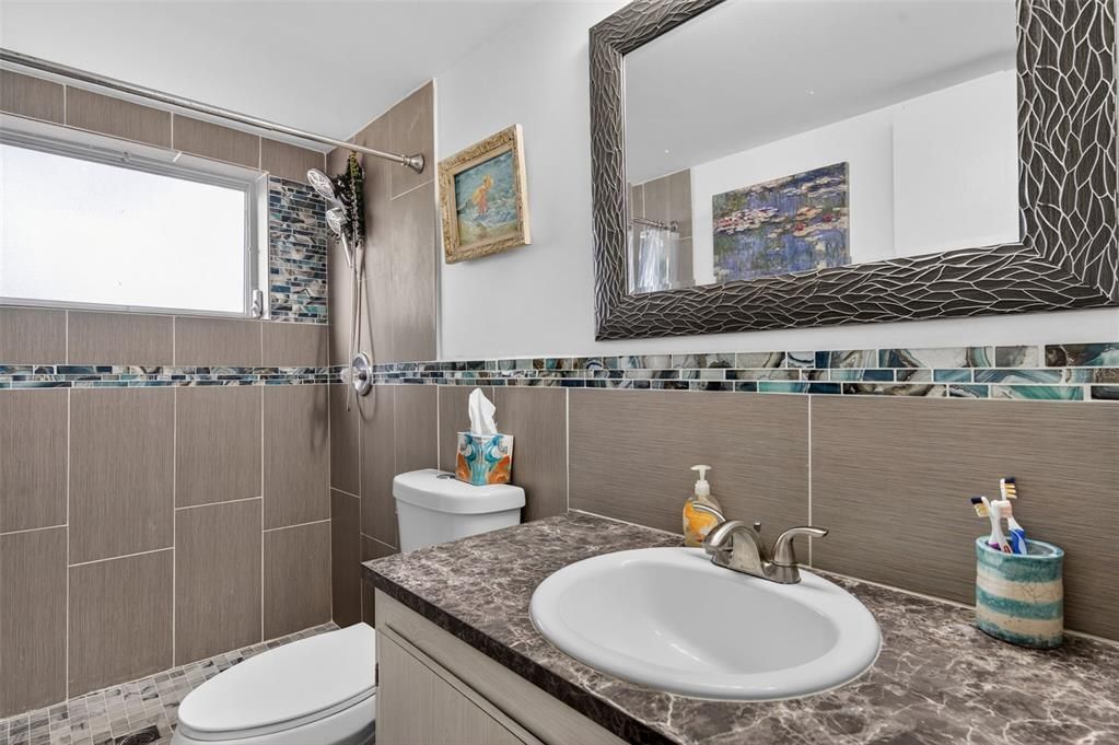 For Sale: $144,700 (2 beds, 2 baths, 1176 Square Feet)