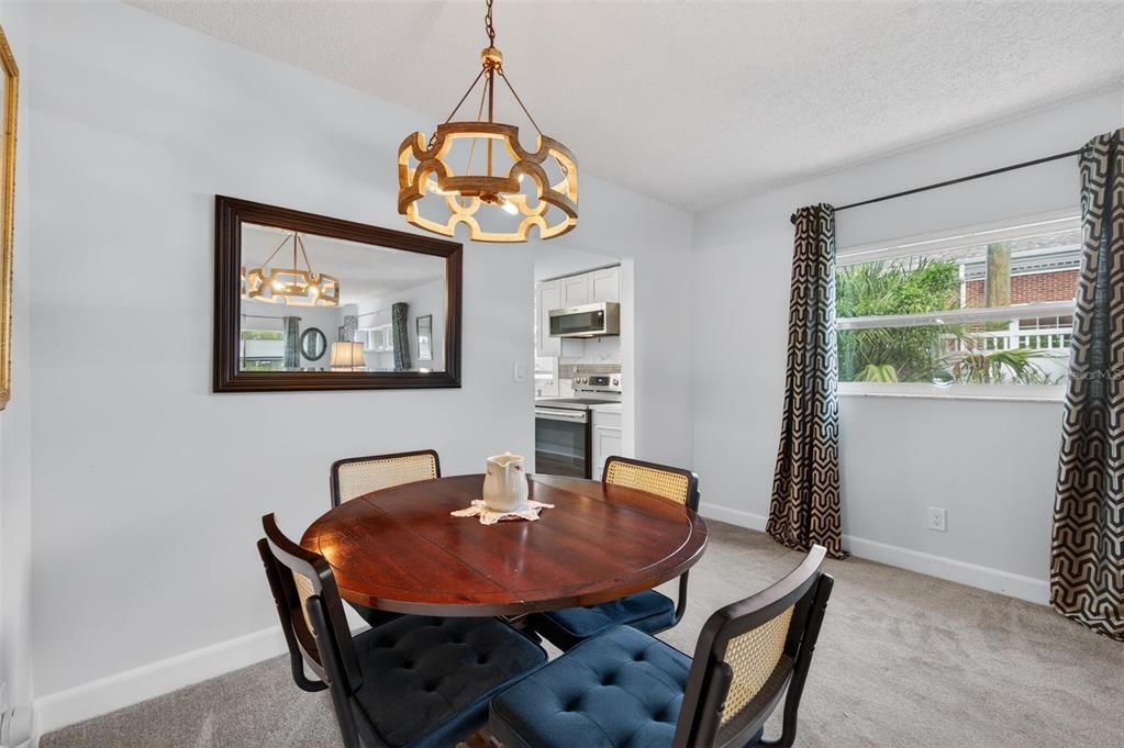 For Sale: $144,700 (2 beds, 2 baths, 1176 Square Feet)