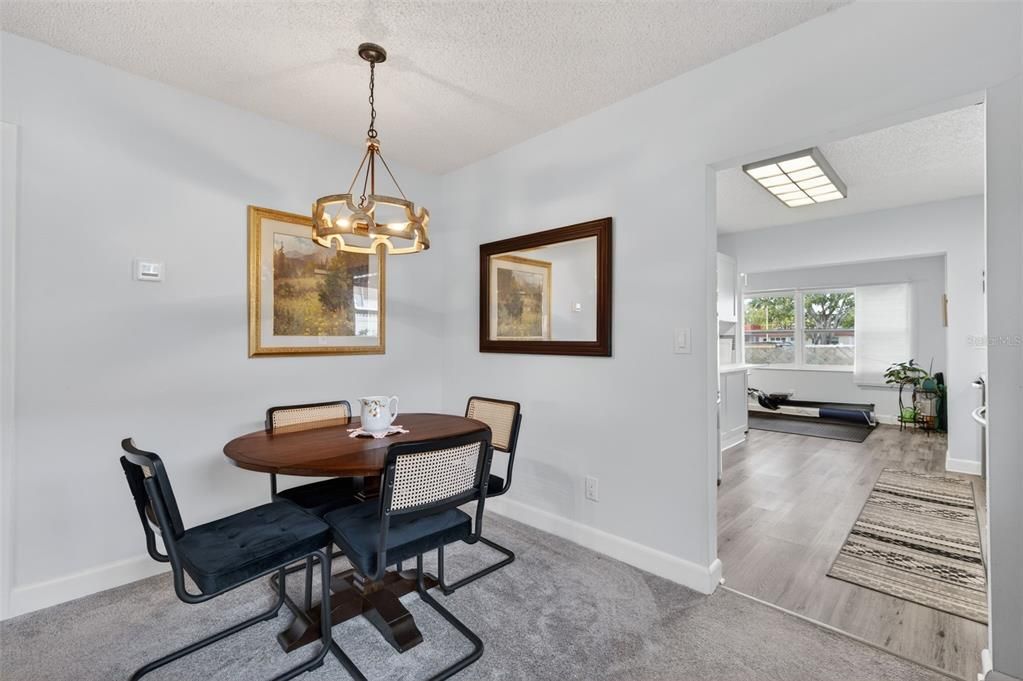 For Sale: $144,700 (2 beds, 2 baths, 1176 Square Feet)