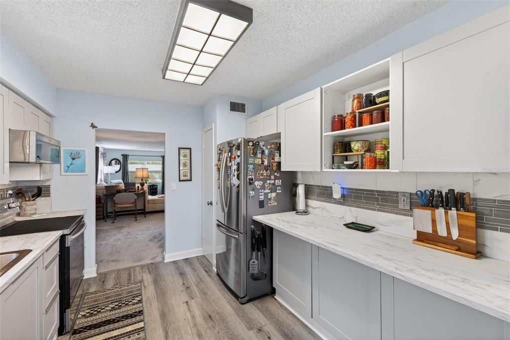 For Sale: $144,700 (2 beds, 2 baths, 1176 Square Feet)