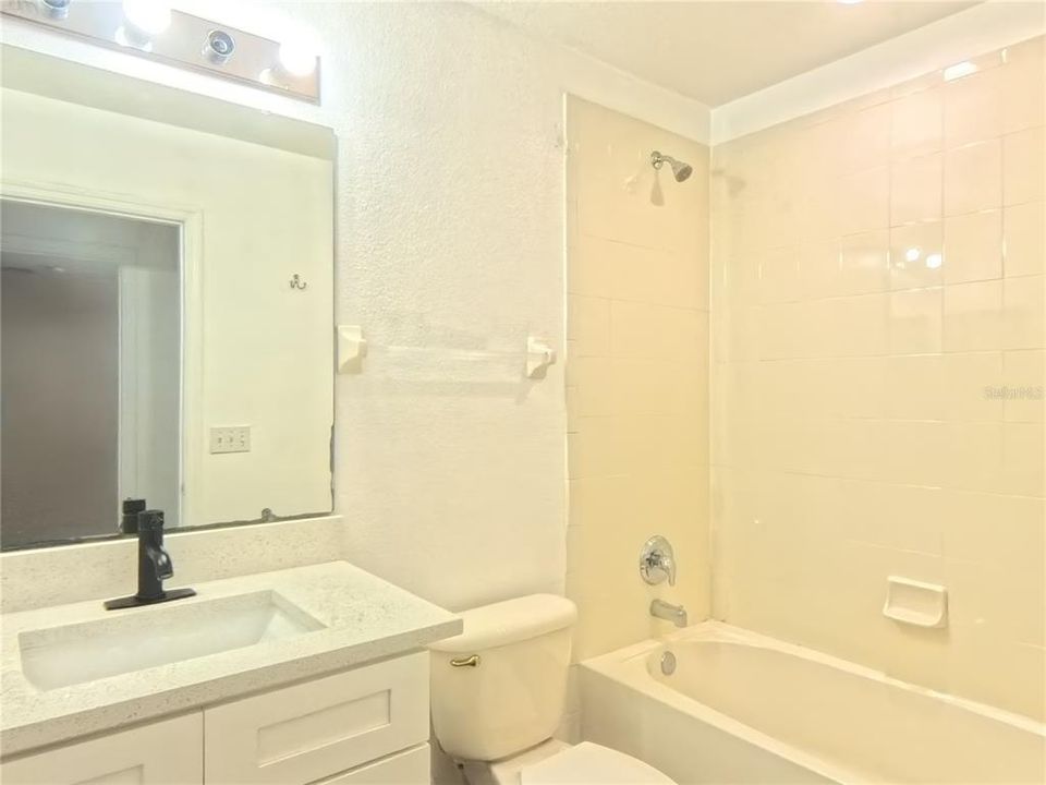 На продажу: $299,900 (3 спален, 2 ванн, 1495 Квадратных фут)