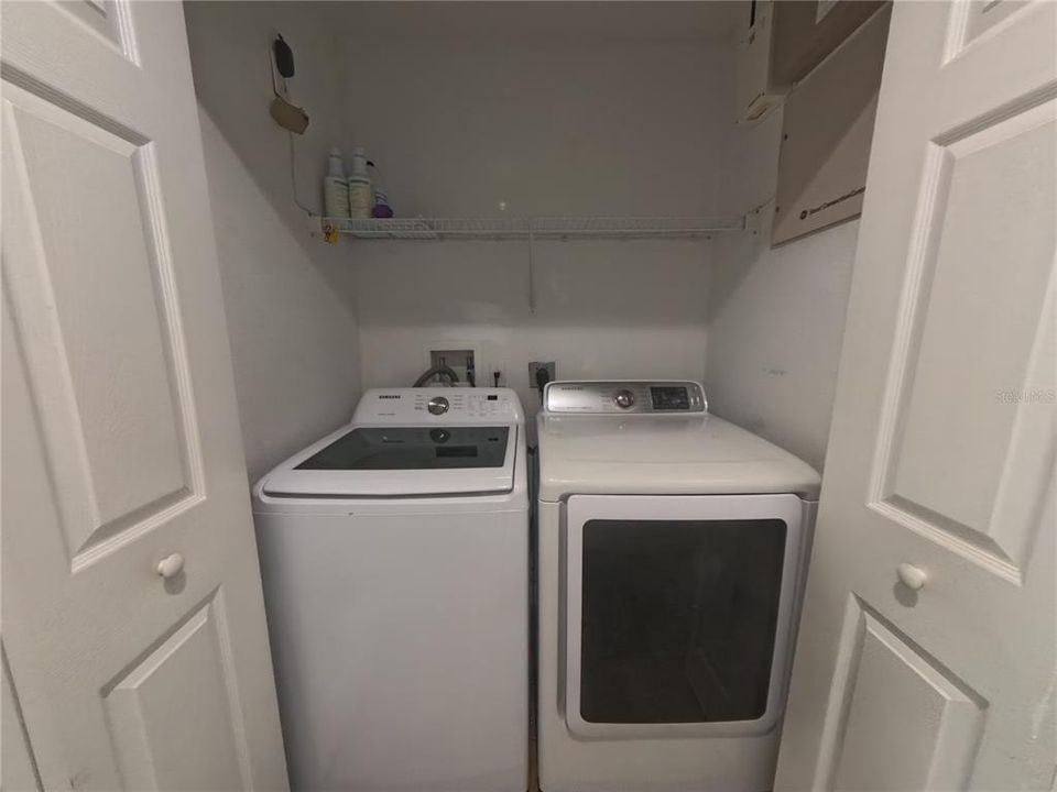 На продажу: $299,900 (3 спален, 2 ванн, 1495 Квадратных фут)