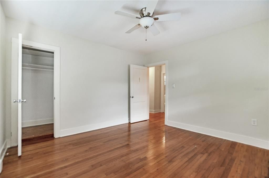 For Rent: $2,650 (2 beds, 1 baths, 1070 Square Feet)