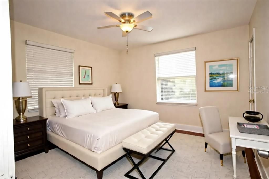 For Rent: $2,650 (2 beds, 1 baths, 1070 Square Feet)