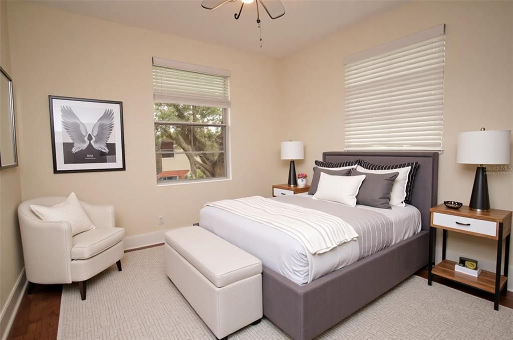 For Rent: $2,650 (2 beds, 1 baths, 1070 Square Feet)