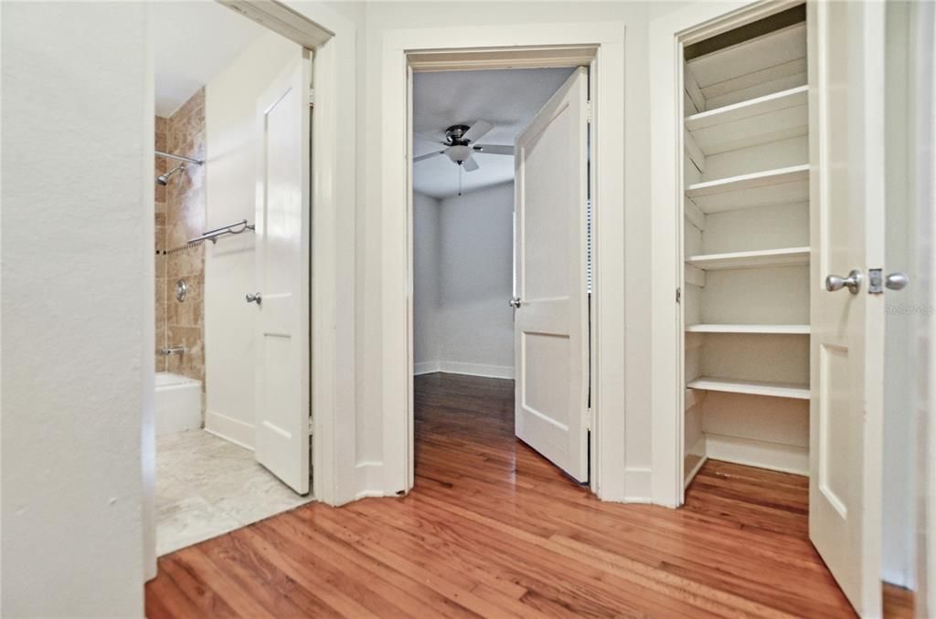 For Rent: $2,650 (2 beds, 1 baths, 1070 Square Feet)