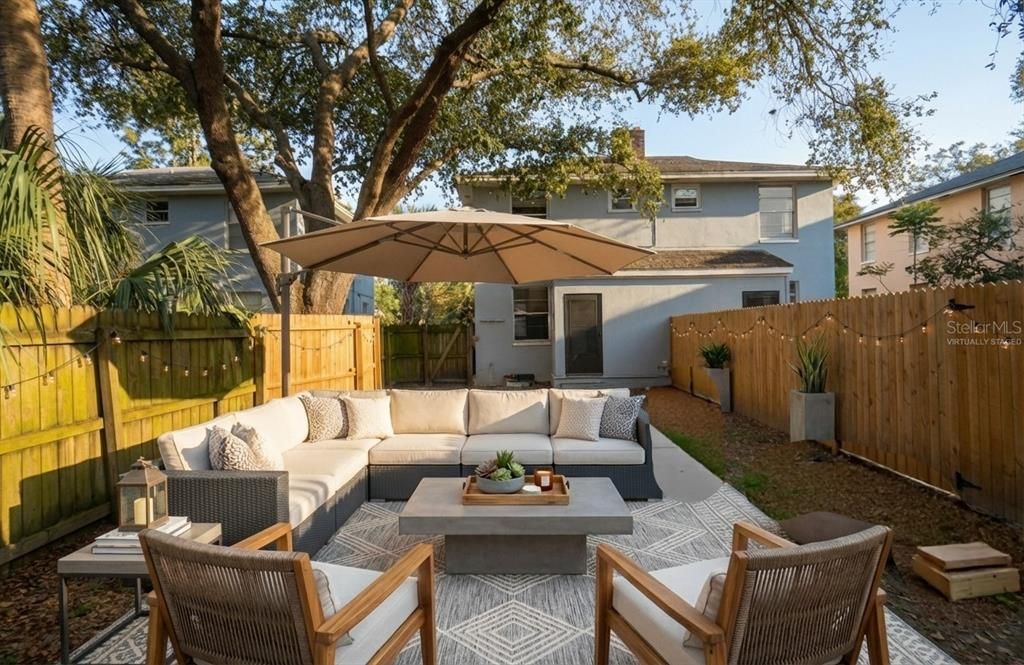 For Rent: $2,650 (2 beds, 1 baths, 1070 Square Feet)