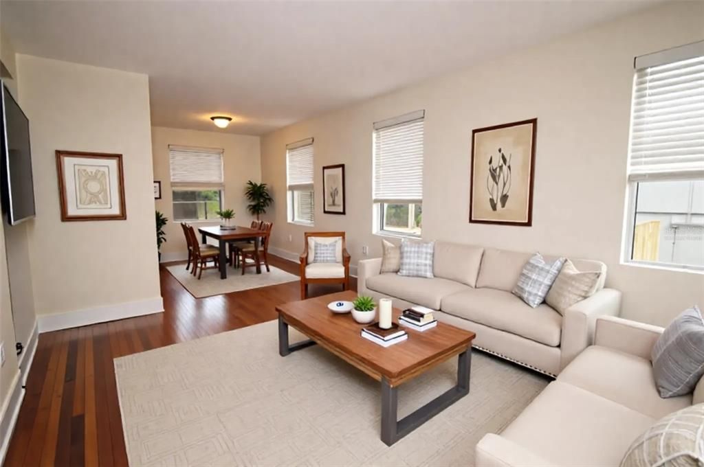 For Rent: $2,650 (2 beds, 1 baths, 1070 Square Feet)