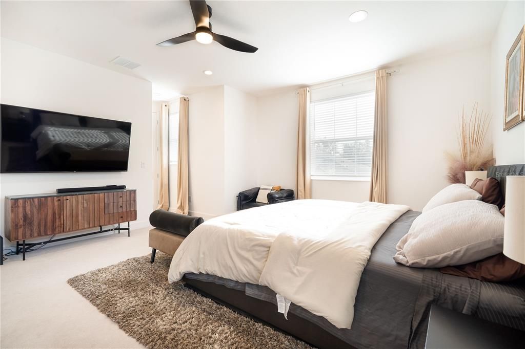 В аренду: $6,150 (5 спален, 5 ванн, 4501 Квадратных фут)