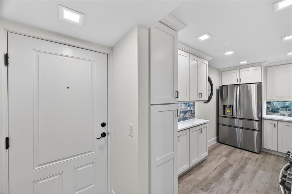 出租: $4,750 (2 贝兹, 2 浴室, 985 平方英尺)