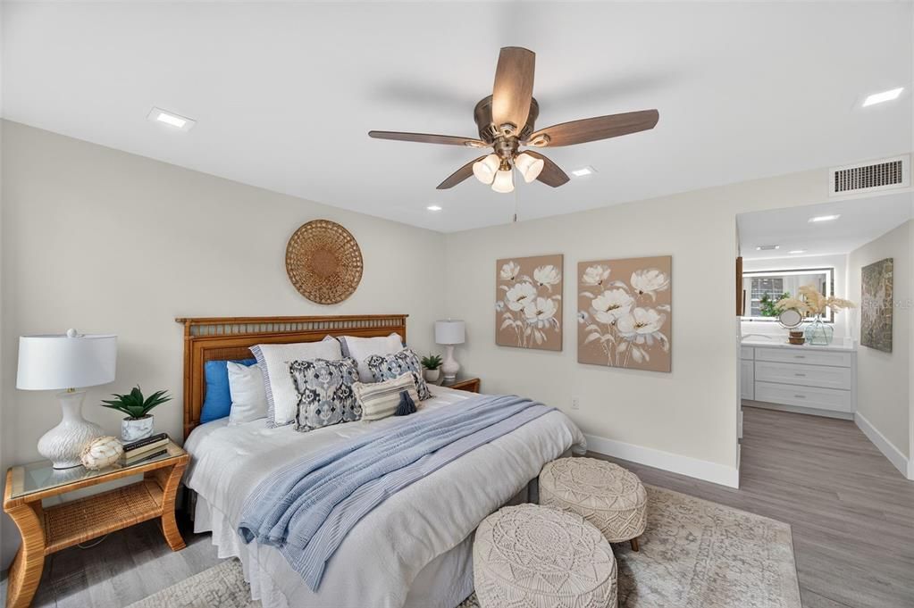 出租: $4,750 (2 贝兹, 2 浴室, 985 平方英尺)