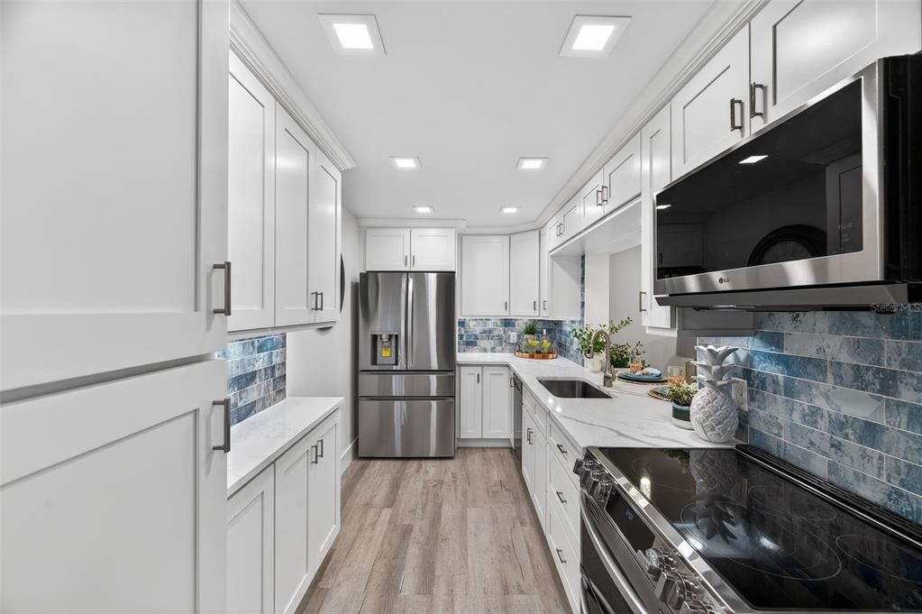 出租: $4,750 (2 贝兹, 2 浴室, 985 平方英尺)