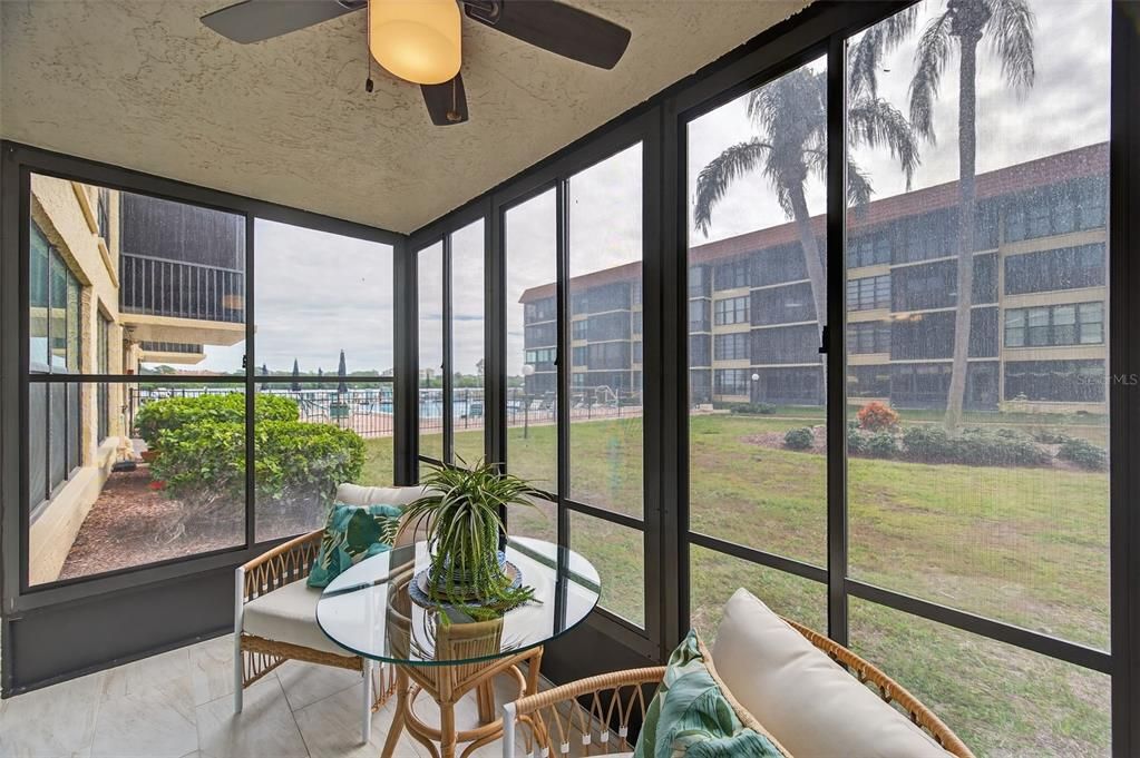 出租: $4,750 (2 贝兹, 2 浴室, 985 平方英尺)