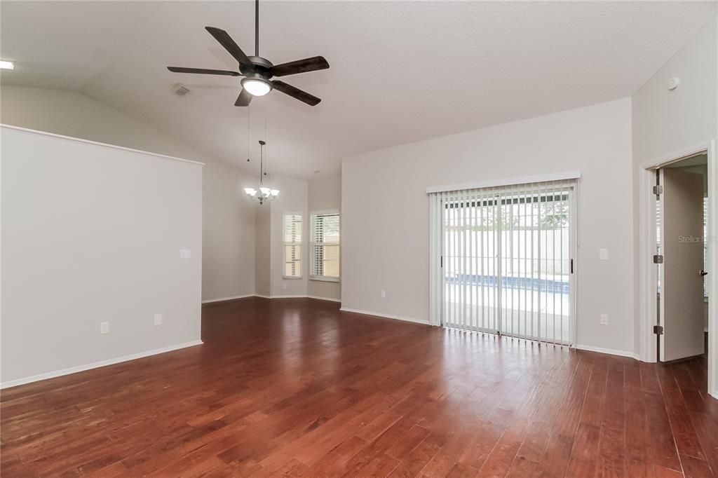 For Rent: $2,295 (3 beds, 2 baths, 1363 Square Feet)
