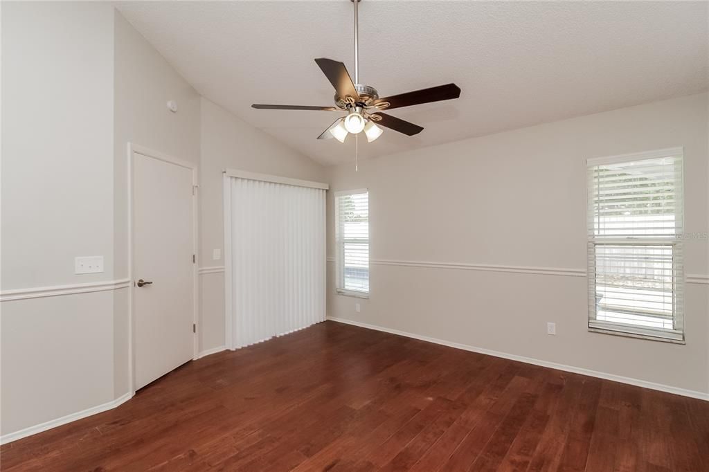 For Rent: $2,295 (3 beds, 2 baths, 1363 Square Feet)