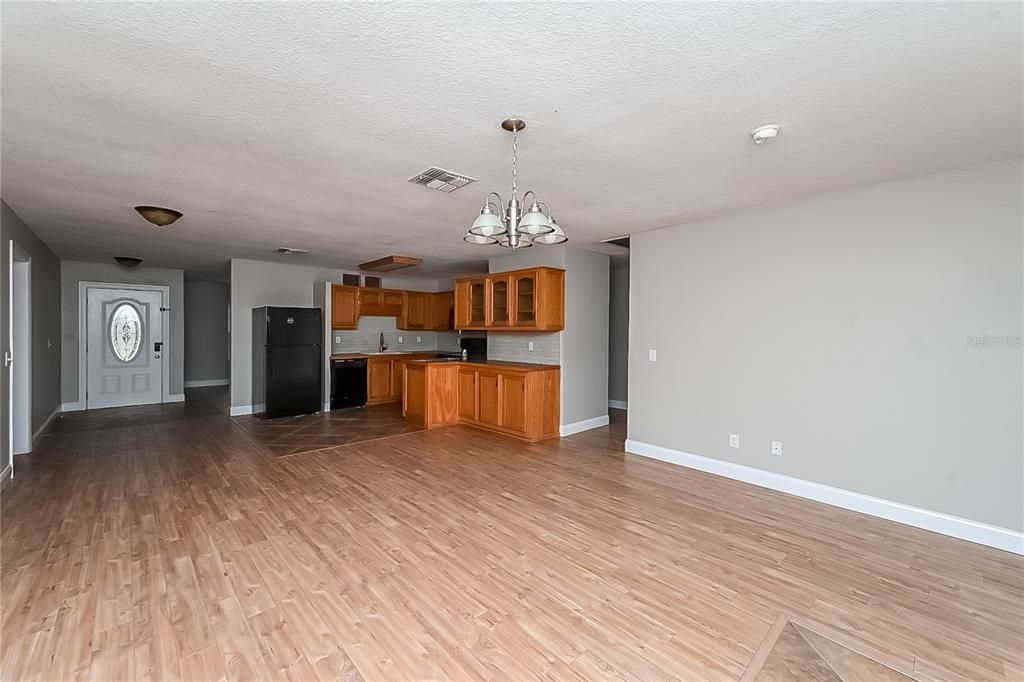 En Renta: $1,995 (3 camas, 2 baños, 1922 Pies cuadrados)