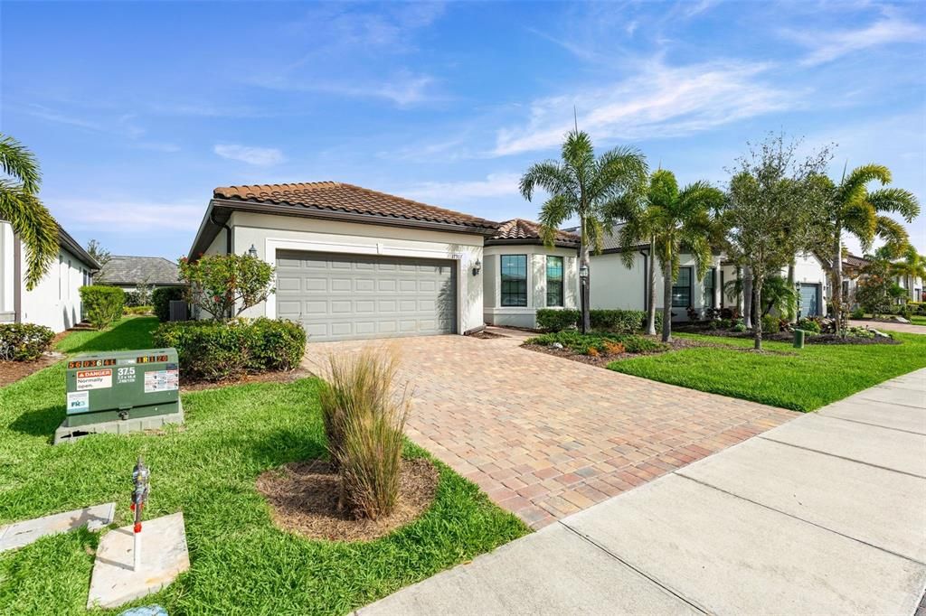 For Sale: $625,000 (2 beds, 2 baths, 1930 Square Feet)