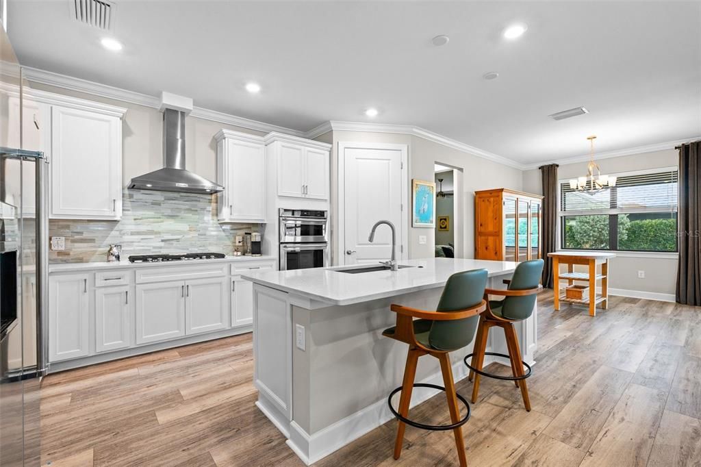 For Sale: $625,000 (2 beds, 2 baths, 1930 Square Feet)