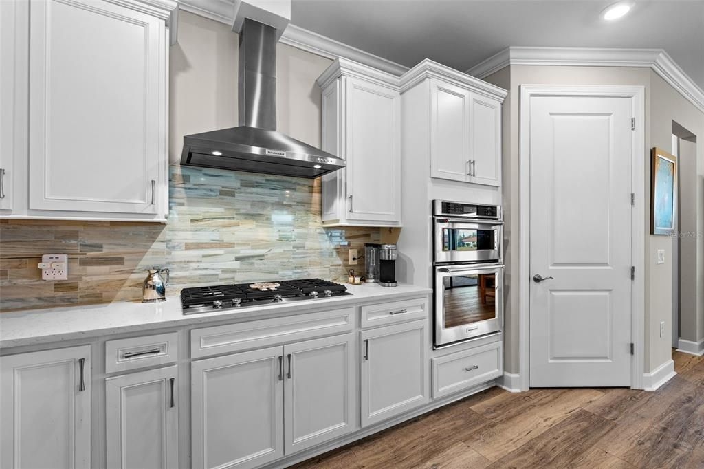 For Sale: $625,000 (2 beds, 2 baths, 1930 Square Feet)