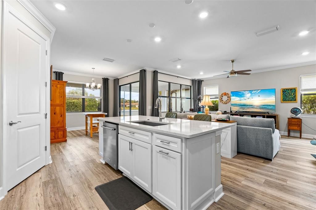 For Sale: $625,000 (2 beds, 2 baths, 1930 Square Feet)