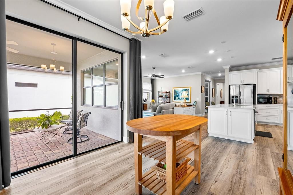 For Sale: $625,000 (2 beds, 2 baths, 1930 Square Feet)